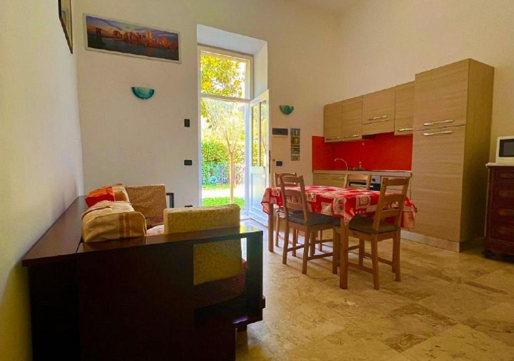 Carrara Apartment | appartamento magnolia