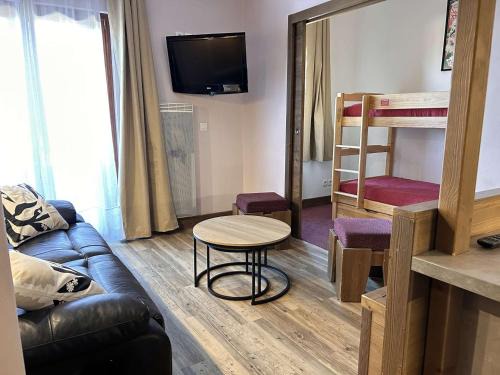 Risoul Apartment | Appartement 2P cabine, 4 couchages, piscine, sauna, proche pistes – Risoul 1850 - FR-1-330-569
