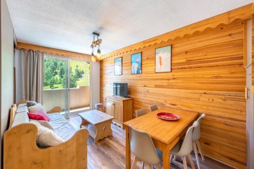 Allos Apartment | Appartement 6 pers - Proche des pistes - Balcon et parking - Vue montagne - La Foux d Allos