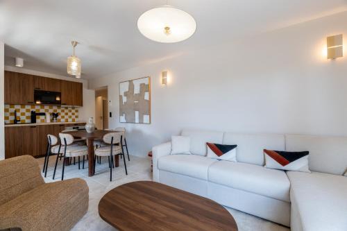 Saint-Tropez City Centre Apartment | Appartement avec Parking place des lices