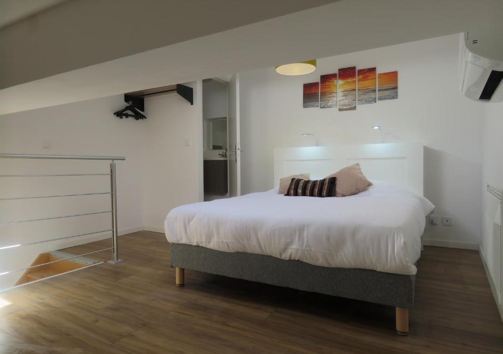 Saint-Gilles Apartment | Appartement centre historique avec Terrasse au porte de la Camargue