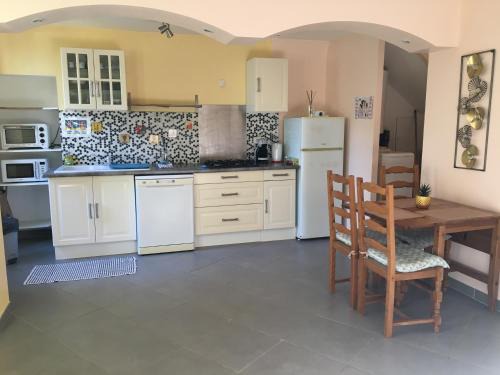 Vidauban Apartment | Appartement climatisé 1 à 4 personnes avec belle terrasse