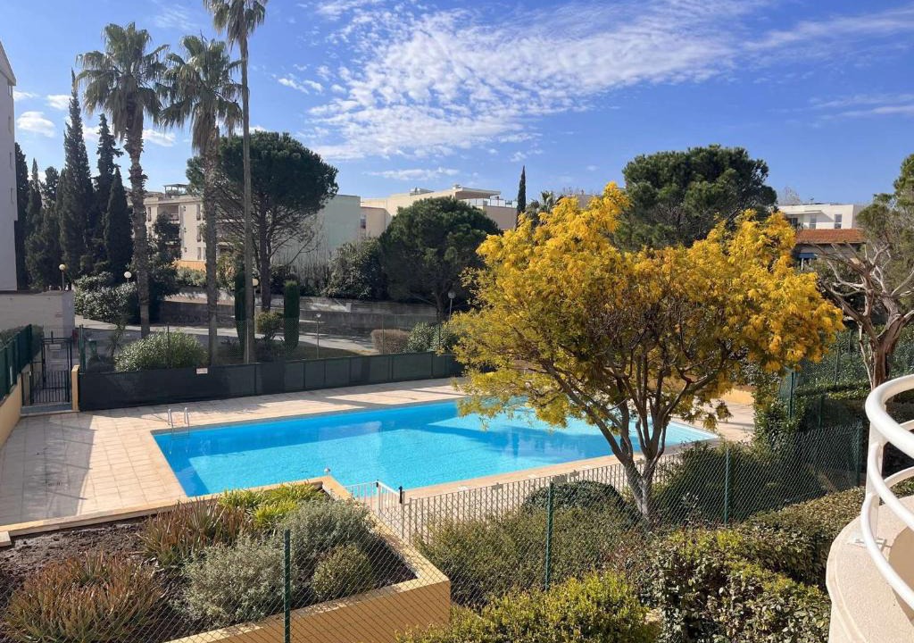 Saint-Raphael Apartment | Appartement Confort 4 Pers, Proche Plage et Centre, Parking Inclus - Saint Raphaël - FR-1-226A-46