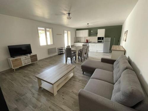 Cornillon-Confoux Apartment | Appartement en campagne avec jardin