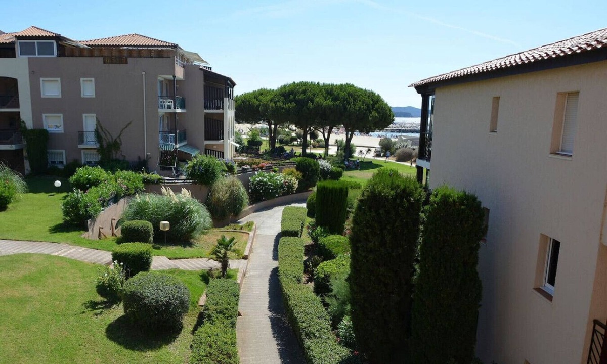 Miramar Condo | Appartement `les pieds dans l`eau` WIFI CLIM