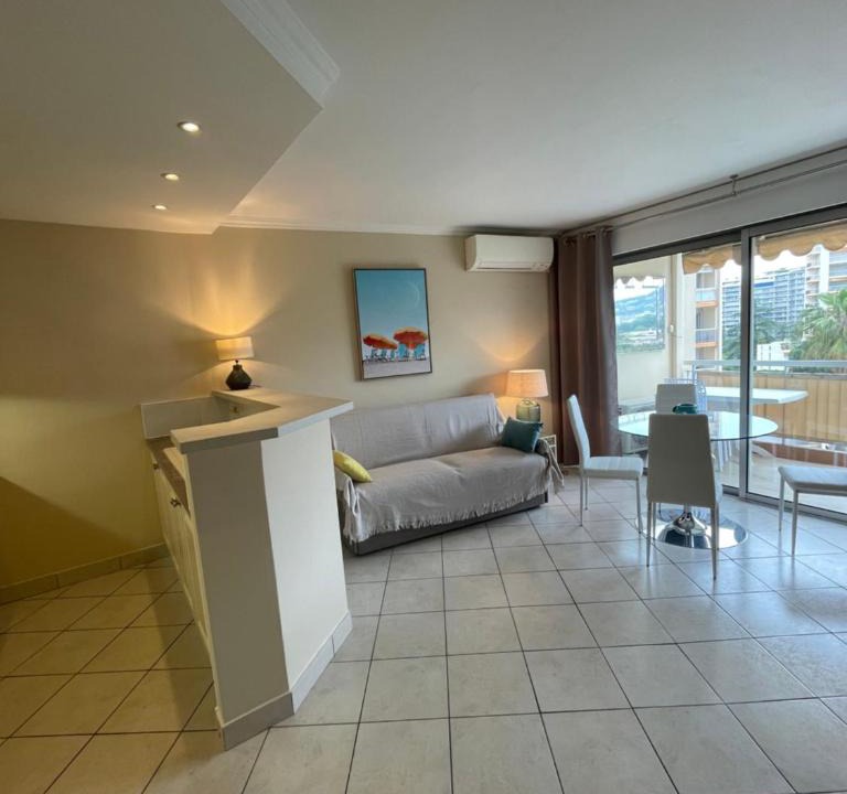 Mandelieu-La-Napoule Apartment | Appartement JEAN BART , avec parking privé, meublé tourisme classé 3 étoiles