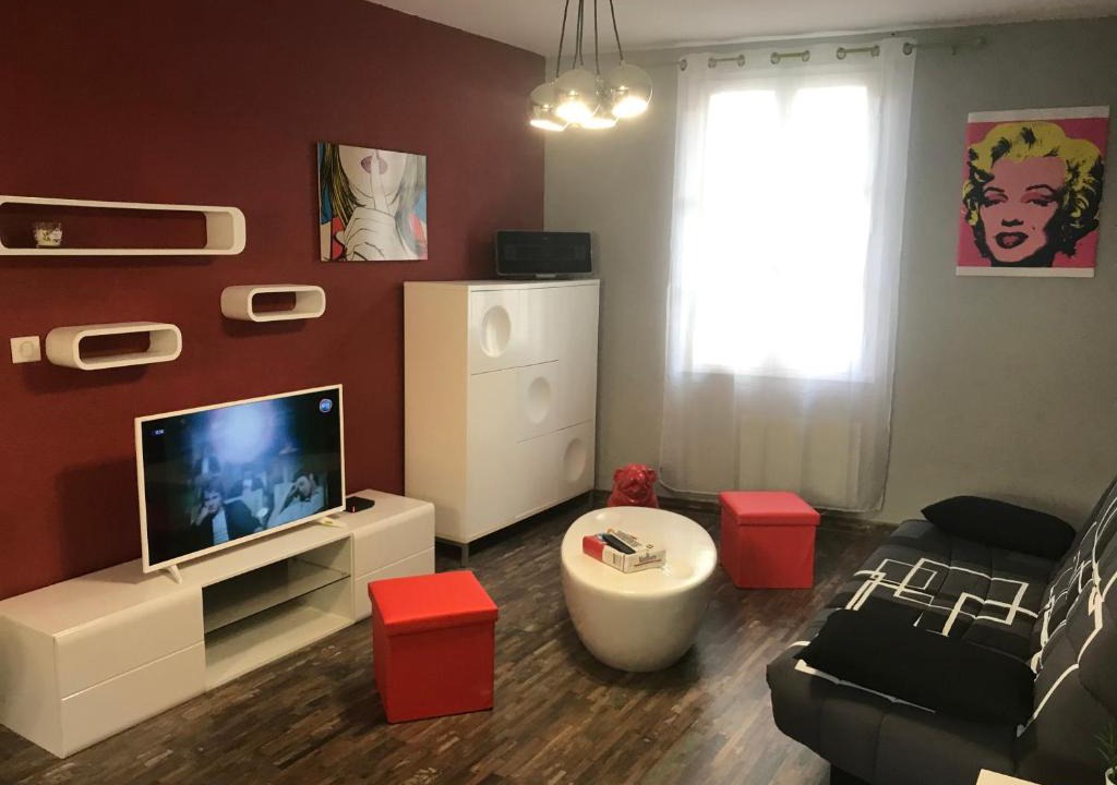 Beziers City Centre Apartment | APPARTEMENT STYLE POP ART avec GARAGE CENTRE HISTORIQUE BEZIERS