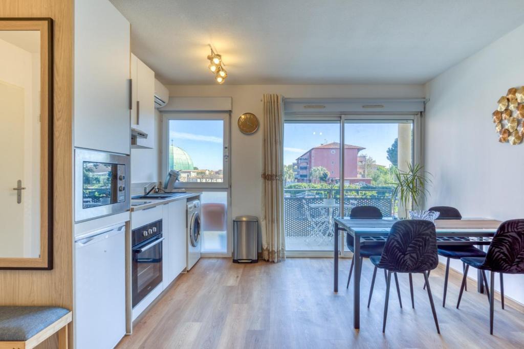Port Ariane Apartment | Appt Cosy Calme Proche De La Mer