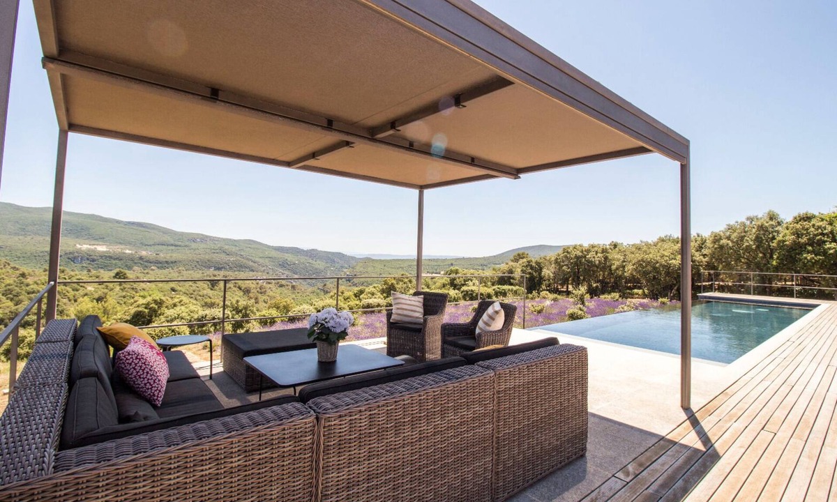 Bonnieux House | Architect-designed house with breathtaking Luberon views