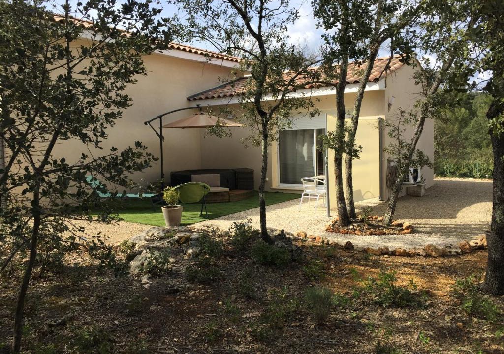 Sillans-la Cascade Bed & Breakfast | Au Petit Bueix