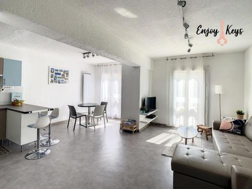 Salon-de-Provence Apartment | Au pied du Château de l'Empéri