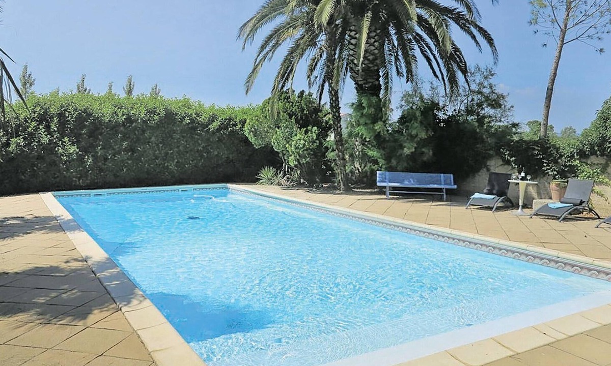 Albaron House | Awesome home in Arles