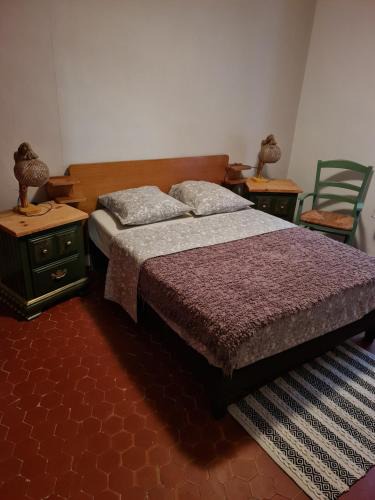 Moulinet Bed & Breakfast | Baieta Chambre rouge