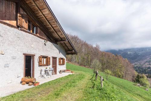 Roncone Ski Chalet | Baita Rustica immersa nel verde