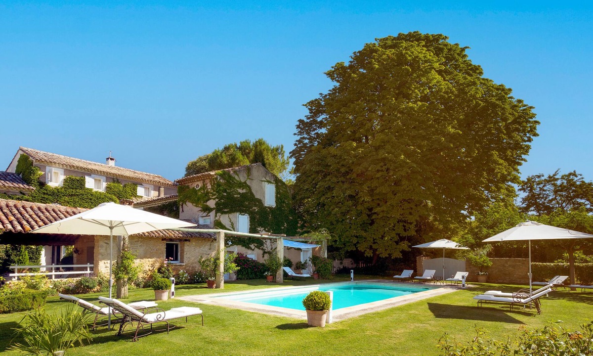 Robion House | Bastide des Oliviers – Provencal home on an organic olive oil estate