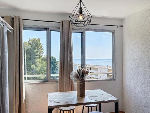 La Ciotat Apartment | Bay View studio cabine Baie des anges Laciotat 3 lits 4 pers vue mer