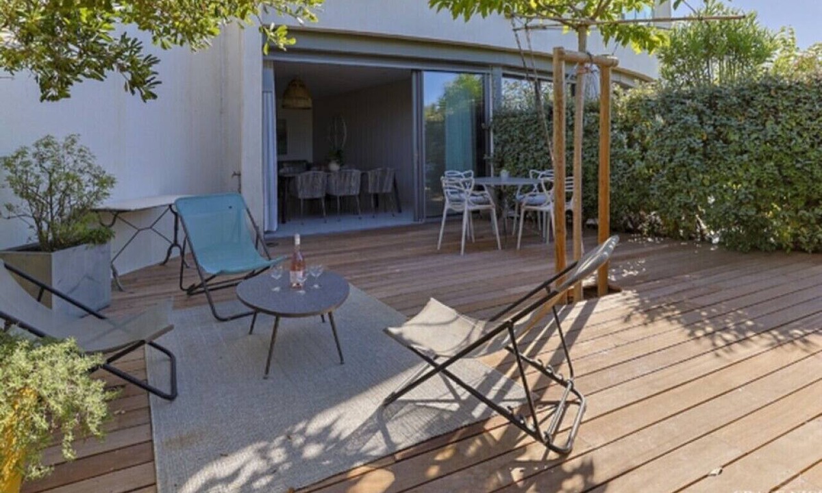 La Grande-Motte Apartment | Beach Apartment with A/C and direct access to the beach