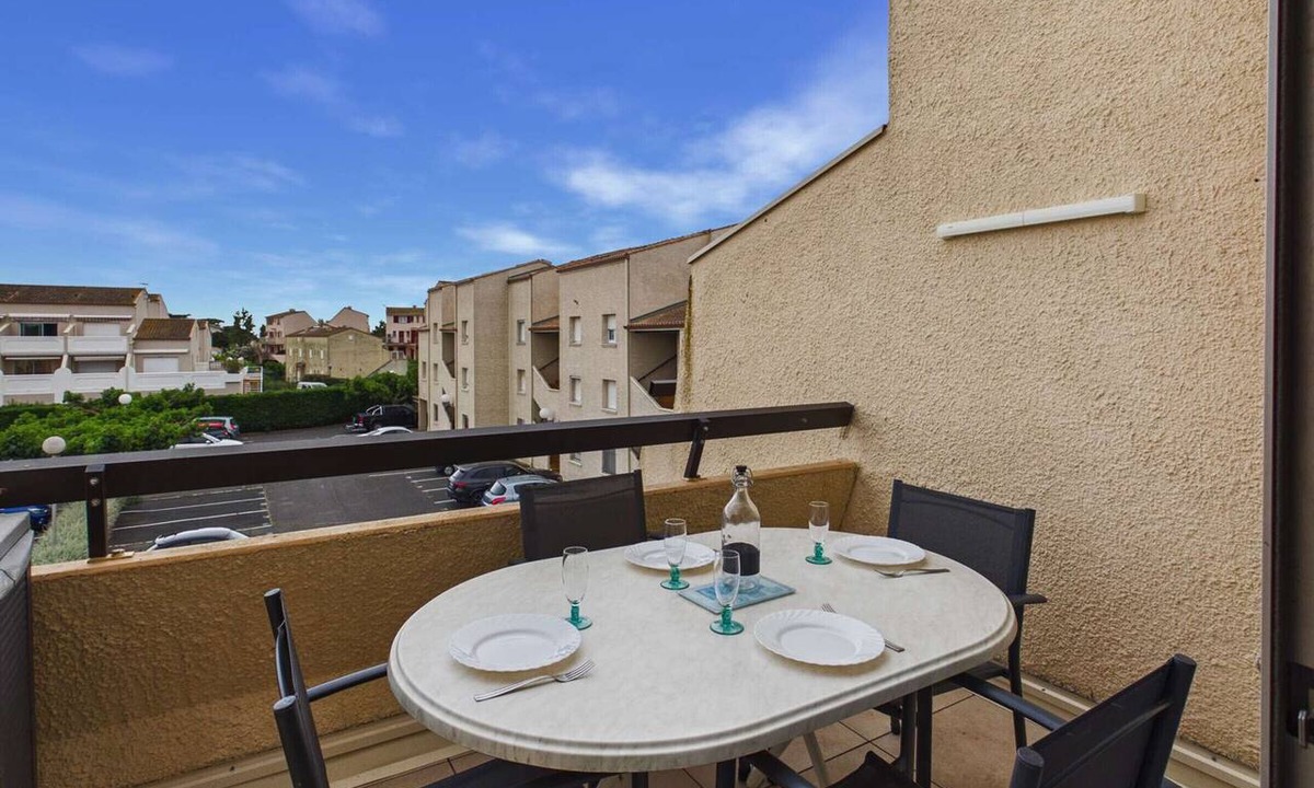 Marseillan Plage Apartment | Beachside apartment with pool, sleeps 6, nearby attractions