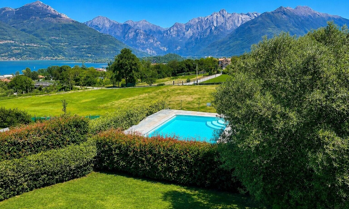 Colico Piano Apartment | Beata Rose holiday flat with pool