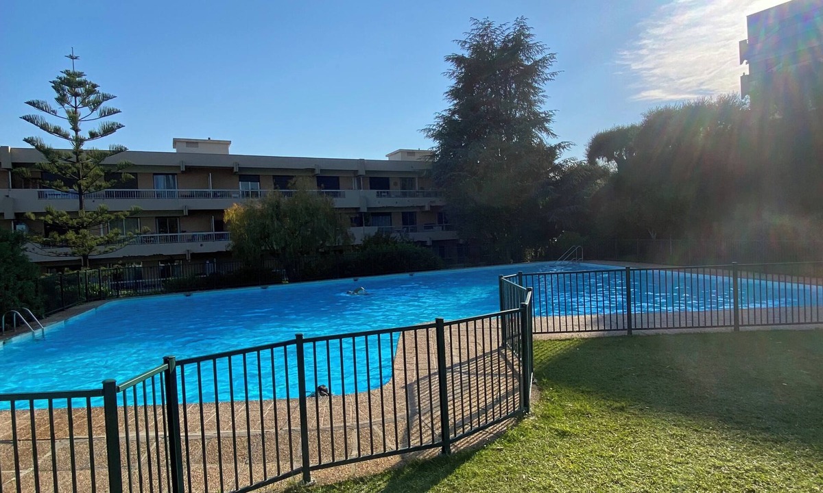 Fabron Apartment | Beau 3 Pièces Climatisé au Calme Dans Residence Avec Piscine, Restaurant, Tennis