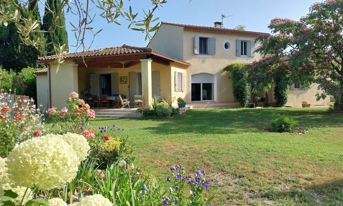 St.-Remy-de-Provence Villa | Beautiful villa, green setting with swimming pool, quiet 800m from the center