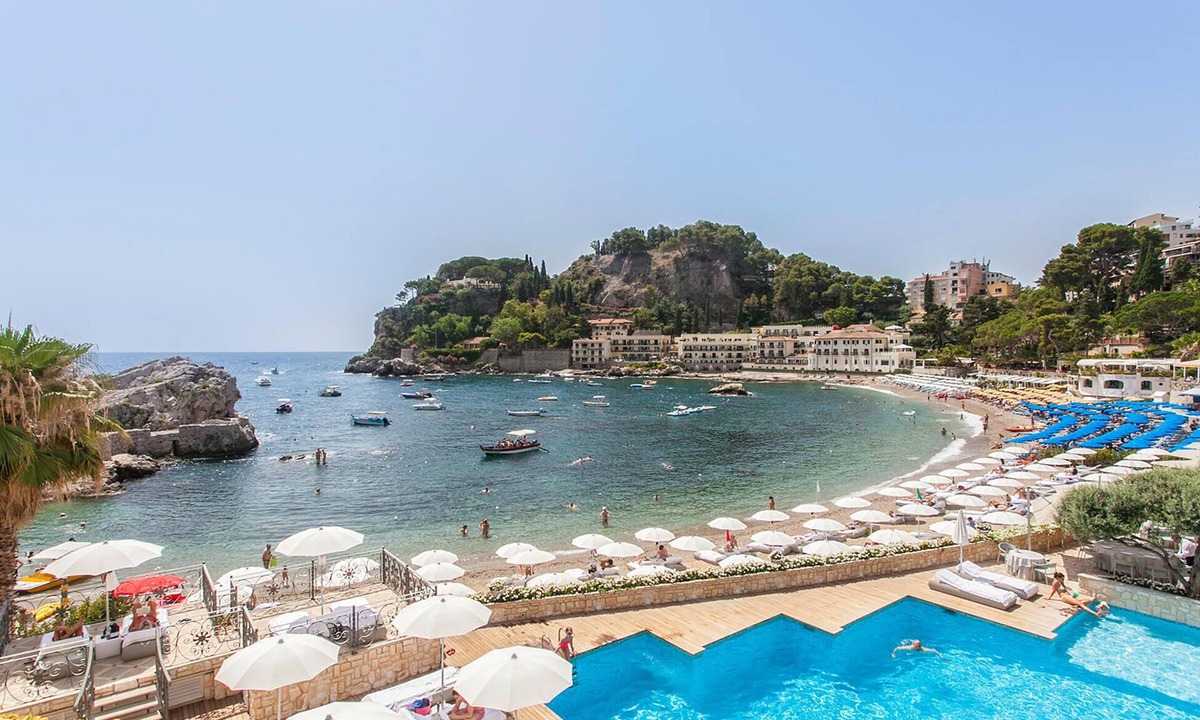 Trappitello Apartment | Beautiful and compact holiday apartment in a central location in Trappitello.
