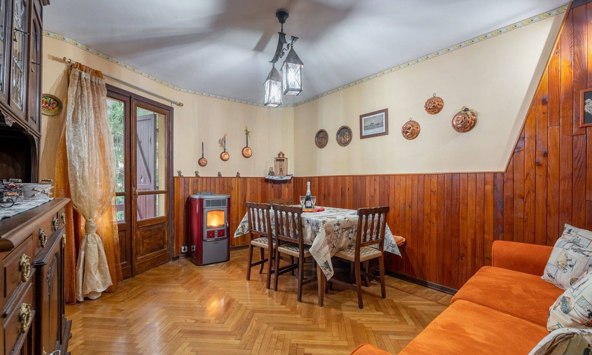 Limone Piemonte Apartment | Beautiful apartment for 4 people with WIFI, TV, patio and pets allowed