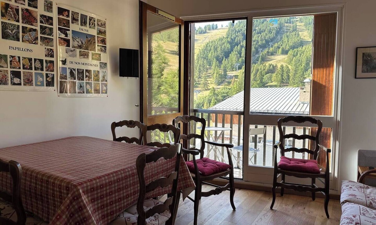 Enchastrayes Apartment | Beautiful apartment in Super-Sauze, Enchastrayes commune above Barcelonnette
