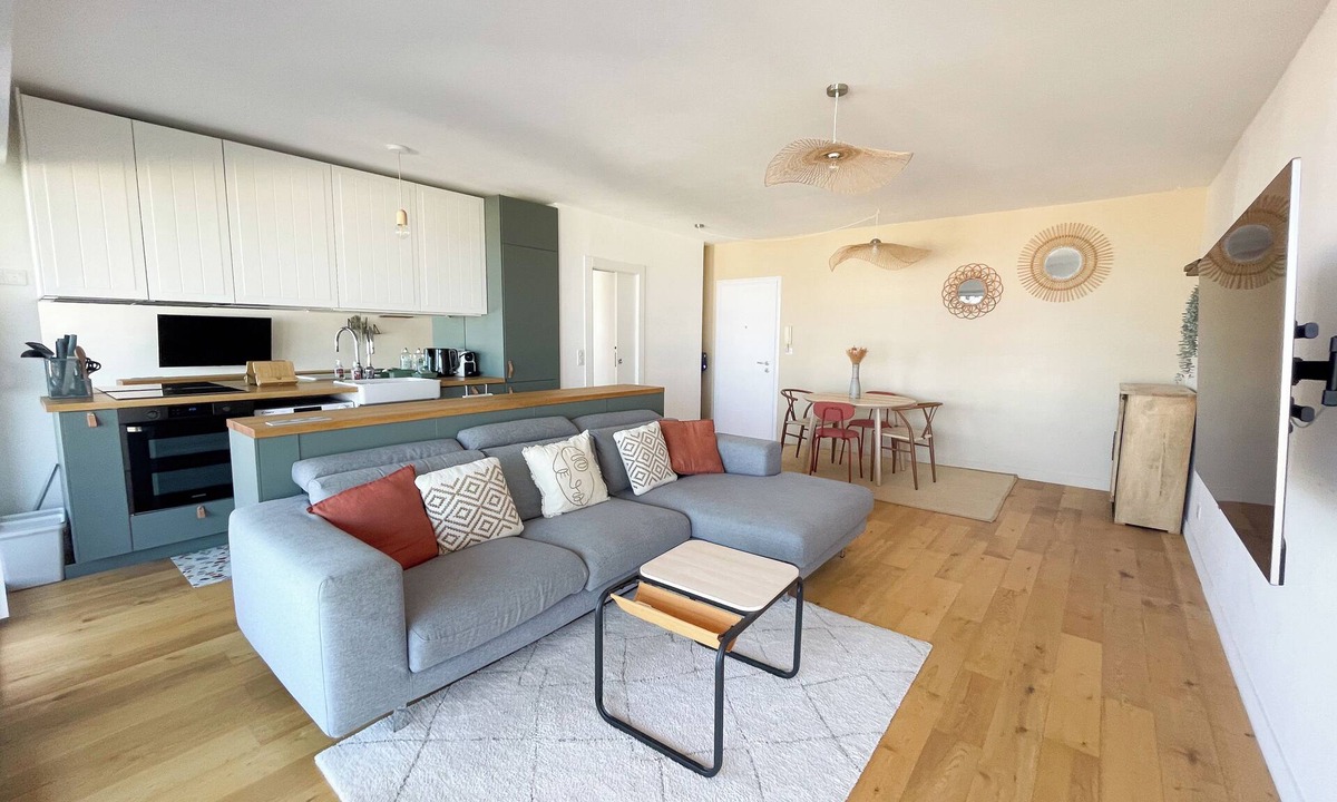 Roquebrune-Cap-Martin Apartment | Beautiful 2-room apartment with large terrace, sea view and private parking space