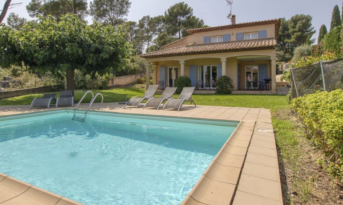 Les Lecques Villa | Beautiful private villa for 6 guests with WIFI, private pool, A/C, TV, terrace and parking
