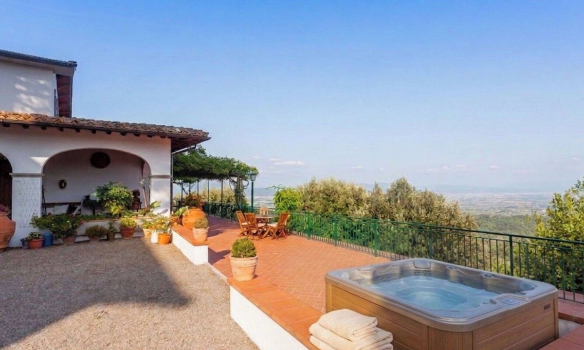 Carmignano Villa | Beautiful private villa for 12 guests with WIFI, private pool, TV, patio and pets allowed