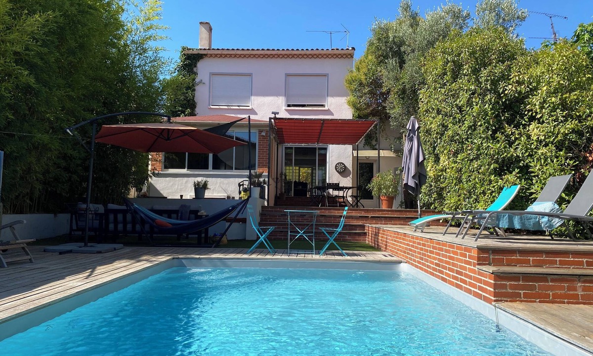 12th Arrondissement House | Beautiful villa with swimming pool on the heights of Marseille in a very quiet area.