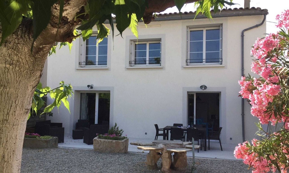 Olonzac Villa | Beautiful village villa with private pool