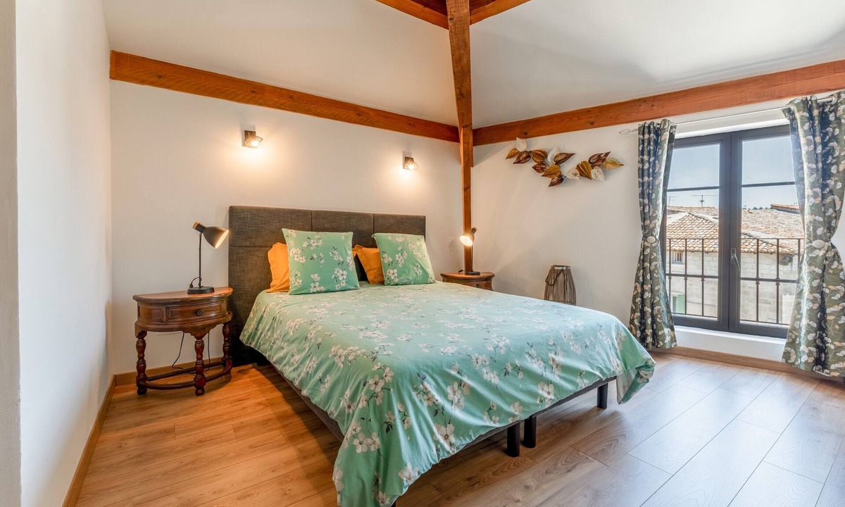 Domazan Bed & Breakfast | Bed and Breakfast 'Chambre Zen' with Wi-Fi and Air Conditioning