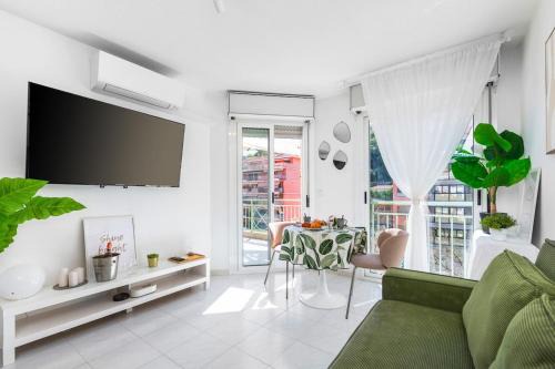 Menton Apartment | Bel appartement climatisé avec terrasse et piscine