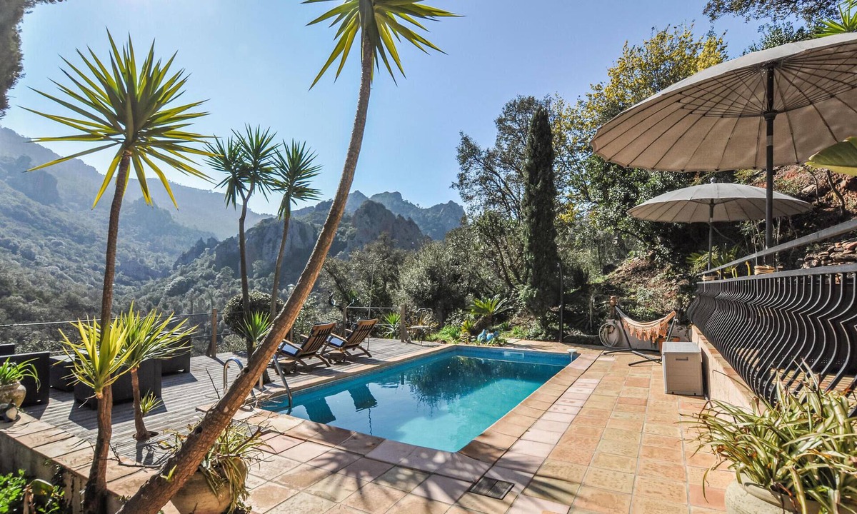 St. Jean de l’Esterel House | Belle maison en pleine nature