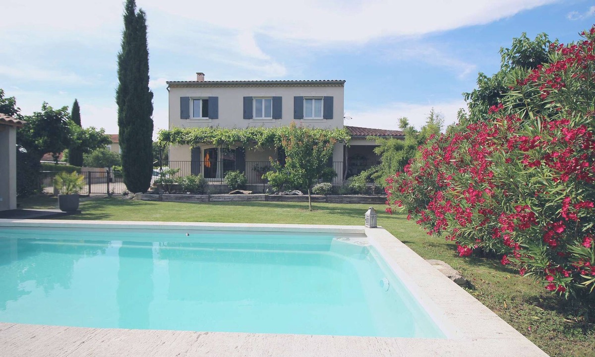 Chateaurenard House | Between Avignon and St-Rémy-de-Pce, air-conditioned villa, fenced pool, dog allowed (1).