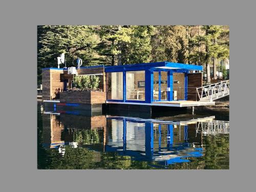 Porto Ceresio Boat Rental | Botel Diffuso dei Laghi