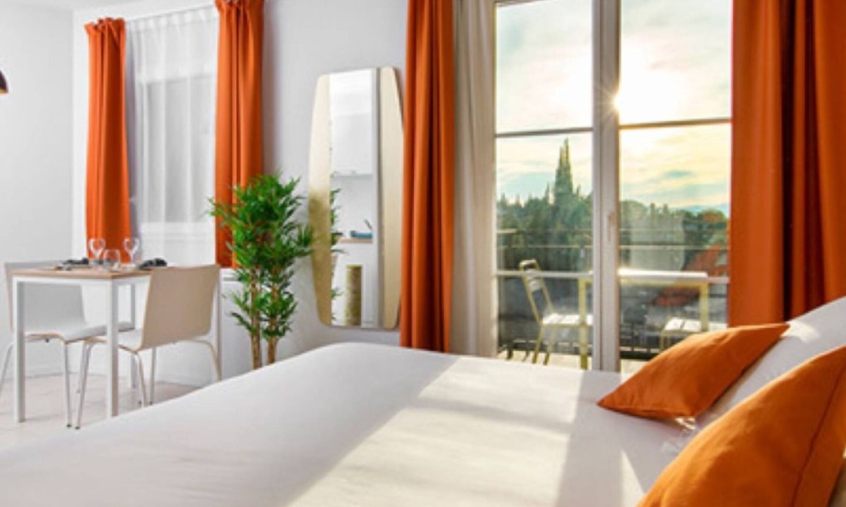 Mougins Hotel | Bright 1BR Suite with Full Open Kitchen | Unwind in the Shared Onsite Sauna Zone