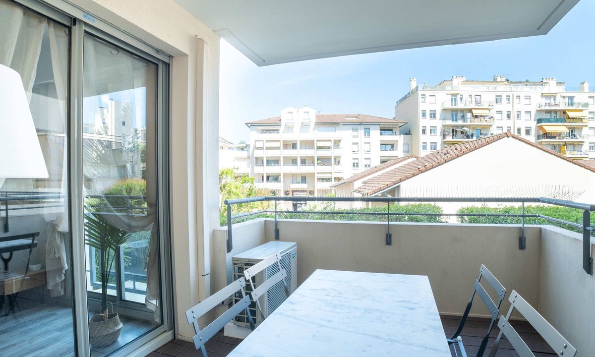 Prado - Republique Apartment | Bright 66m² At 600m From The Center Of Cannes