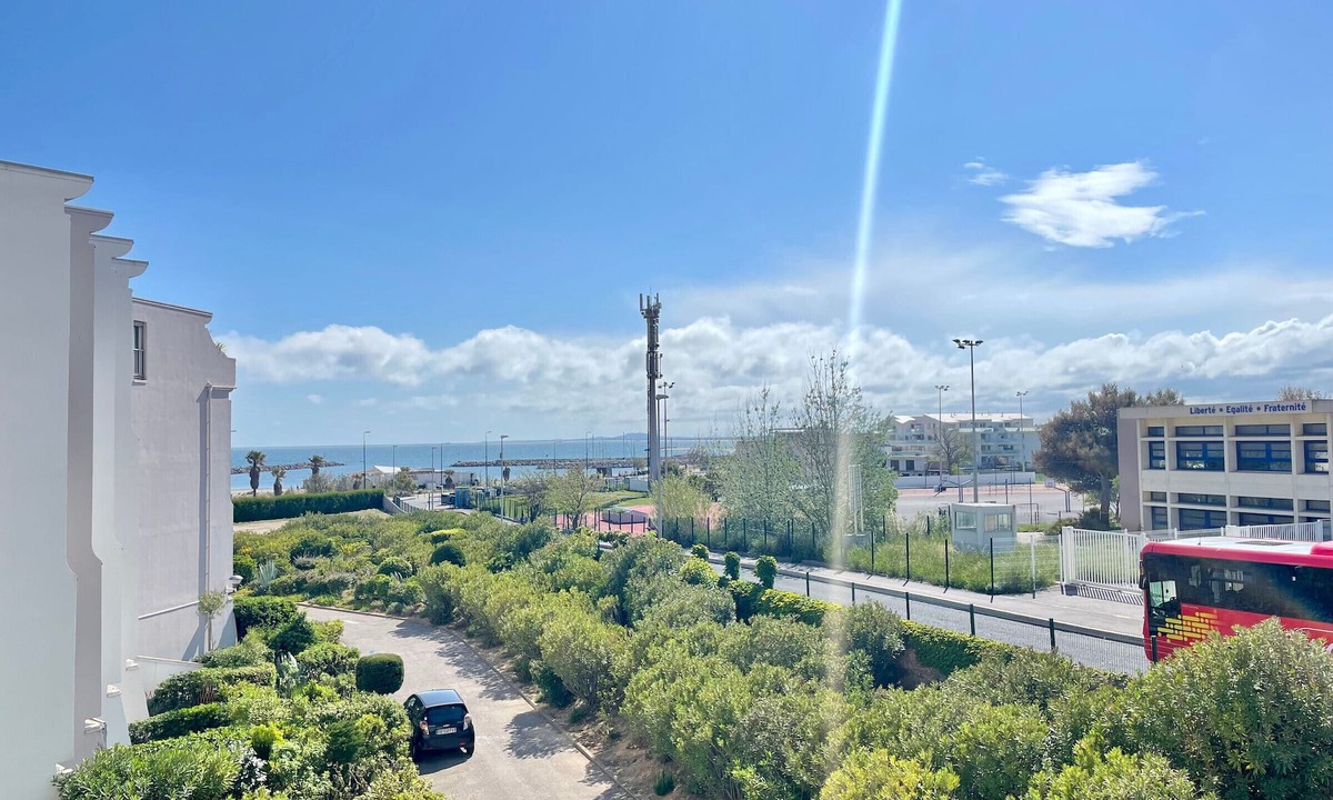 Sete Apartment | Bright studio with cabin, private parking, near the beach
