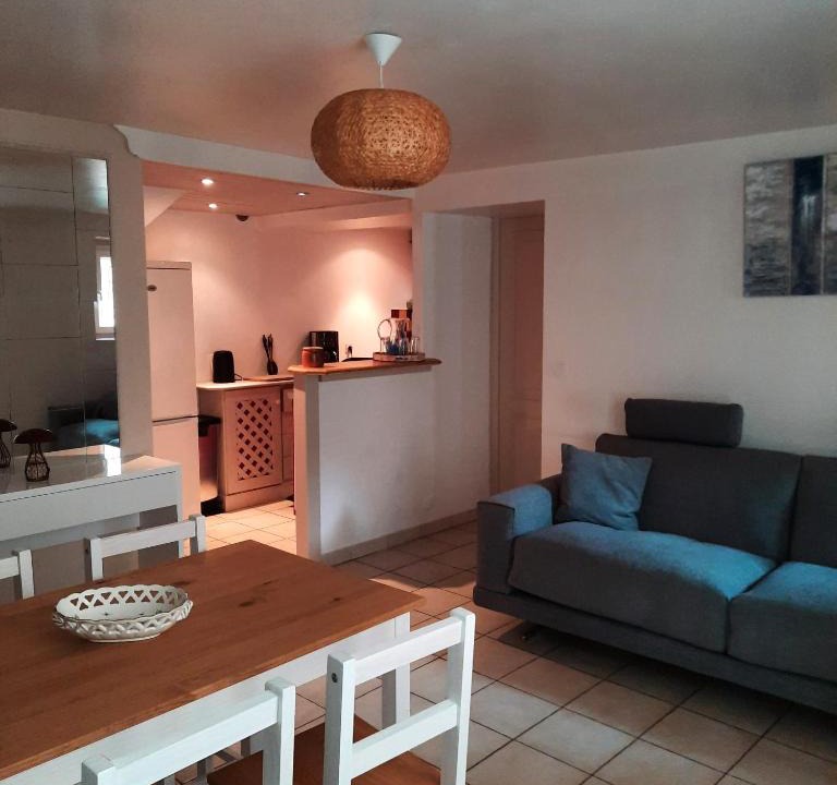 Saint-Martin-de-Bromes Apartment | Campaneta