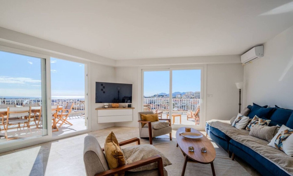 Prado - Republique Apartment | 🎬 Cannes Centre | Terrace 100m² & Palais