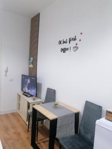 Como Apartment | Casa Amelia, well-served area