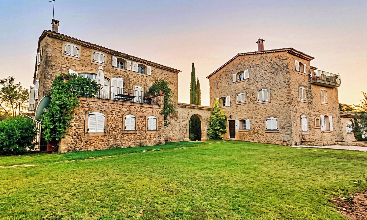 Lorgues Apartment | CASA-Bouchra luxueux apt dans château provençal