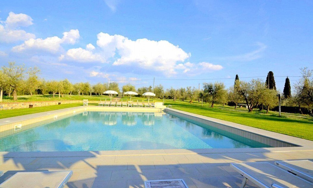 Tavarnelle Val di Pesa House | Casa Katia F: A cozy and welcoming two-story apartment in the characteristic style of the Tuscan countryside, with Free WI-FI.
