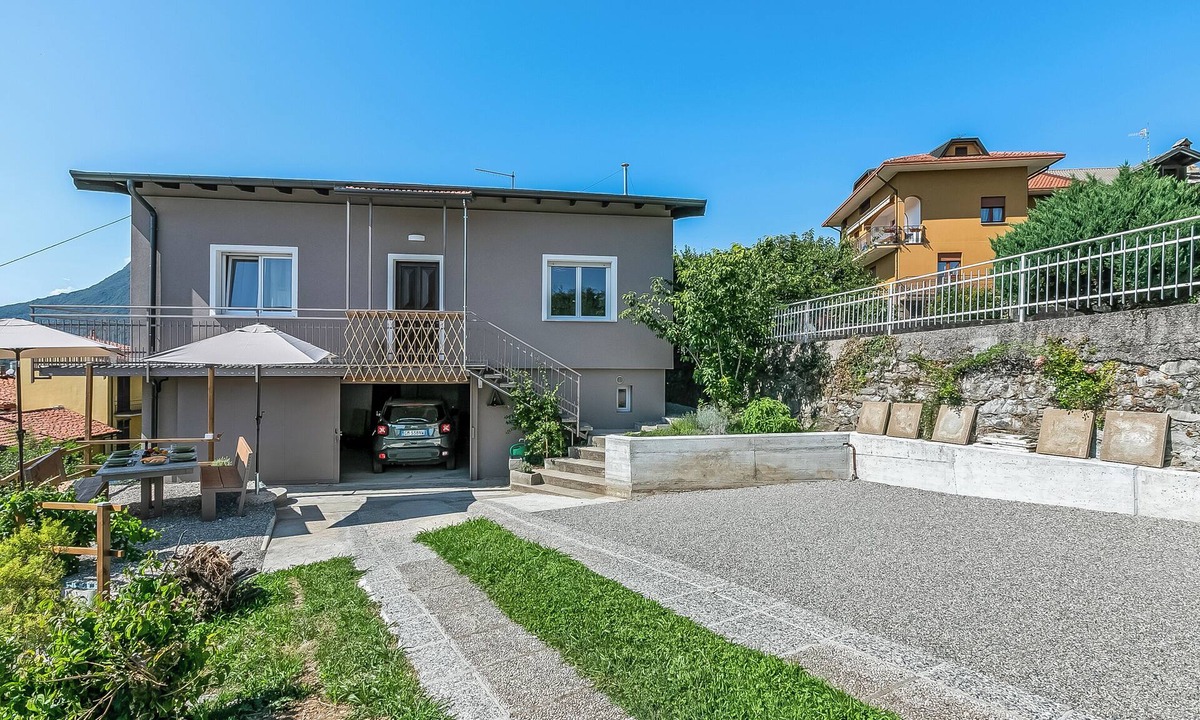 Gemonio Villa | Casa Tramonti: Mountain-View with Terrace Dining, Gemonio, Italy