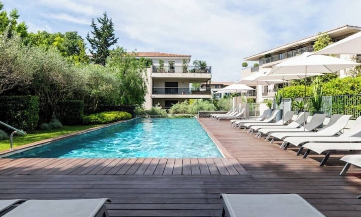 Saint-Tropez City Centre Apartment | Casita 4 - Appartement with swimming pool, gym & parking