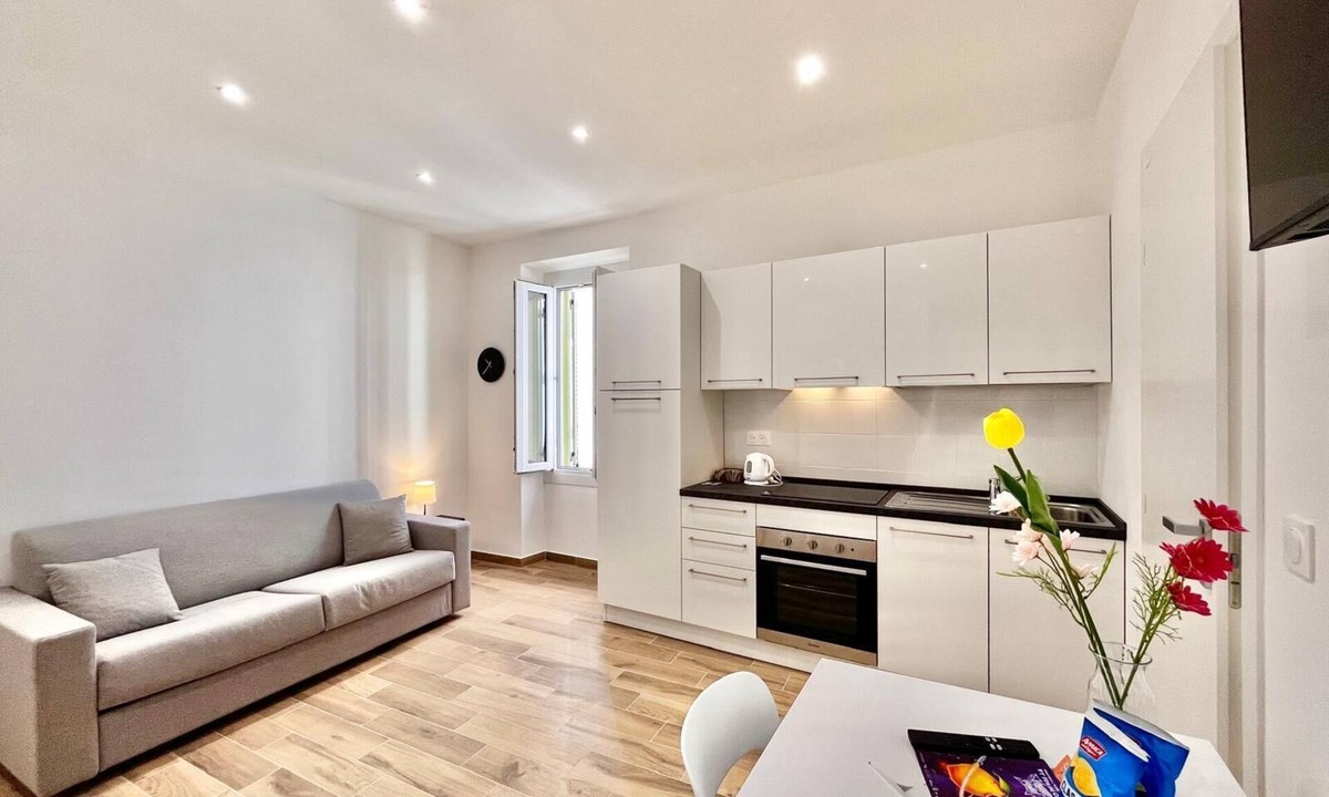 Old Town Condo | Central Studio in Menton – Old Town, Shops & Beaches Nearby