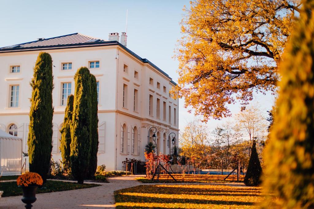 Varilhes Hotel | Château de Longpré